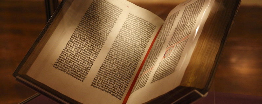 800px-Gutenberg_Bible_New_York_Public_Library_USA._Pic_01-1764x700
